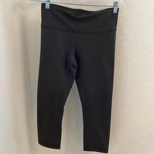 LULULEMON CAPRIS - Olive Green Shade, Align Capris, Spandex Feel. Size 6.